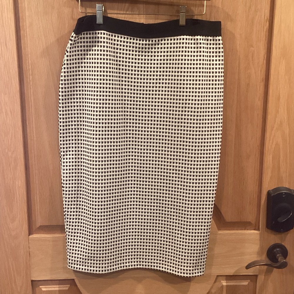 Alfani Black and White Patterned Pencil Skirt